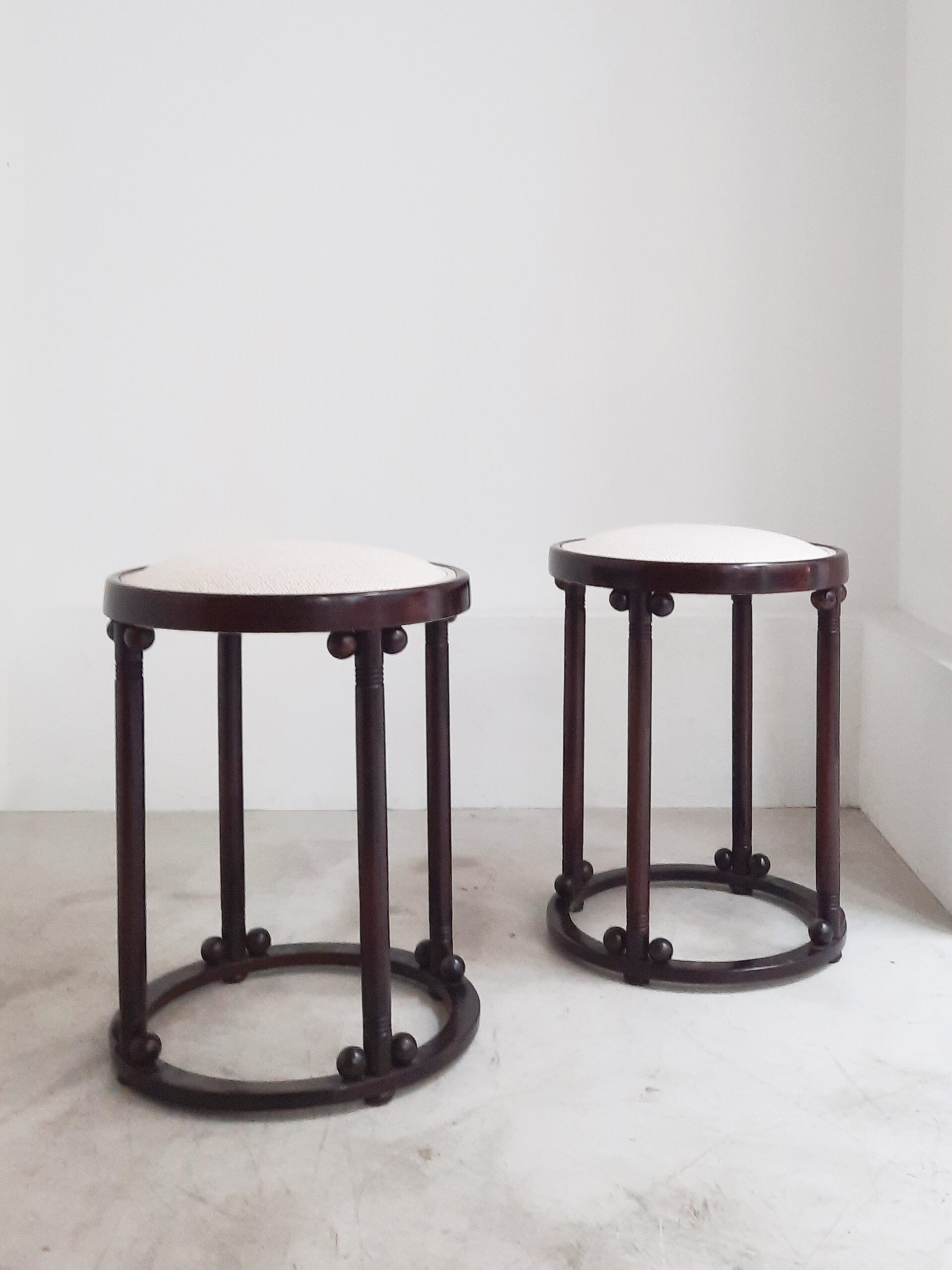 Pair of stools mod. 960 KOHN Josef & Jacob (éd.)