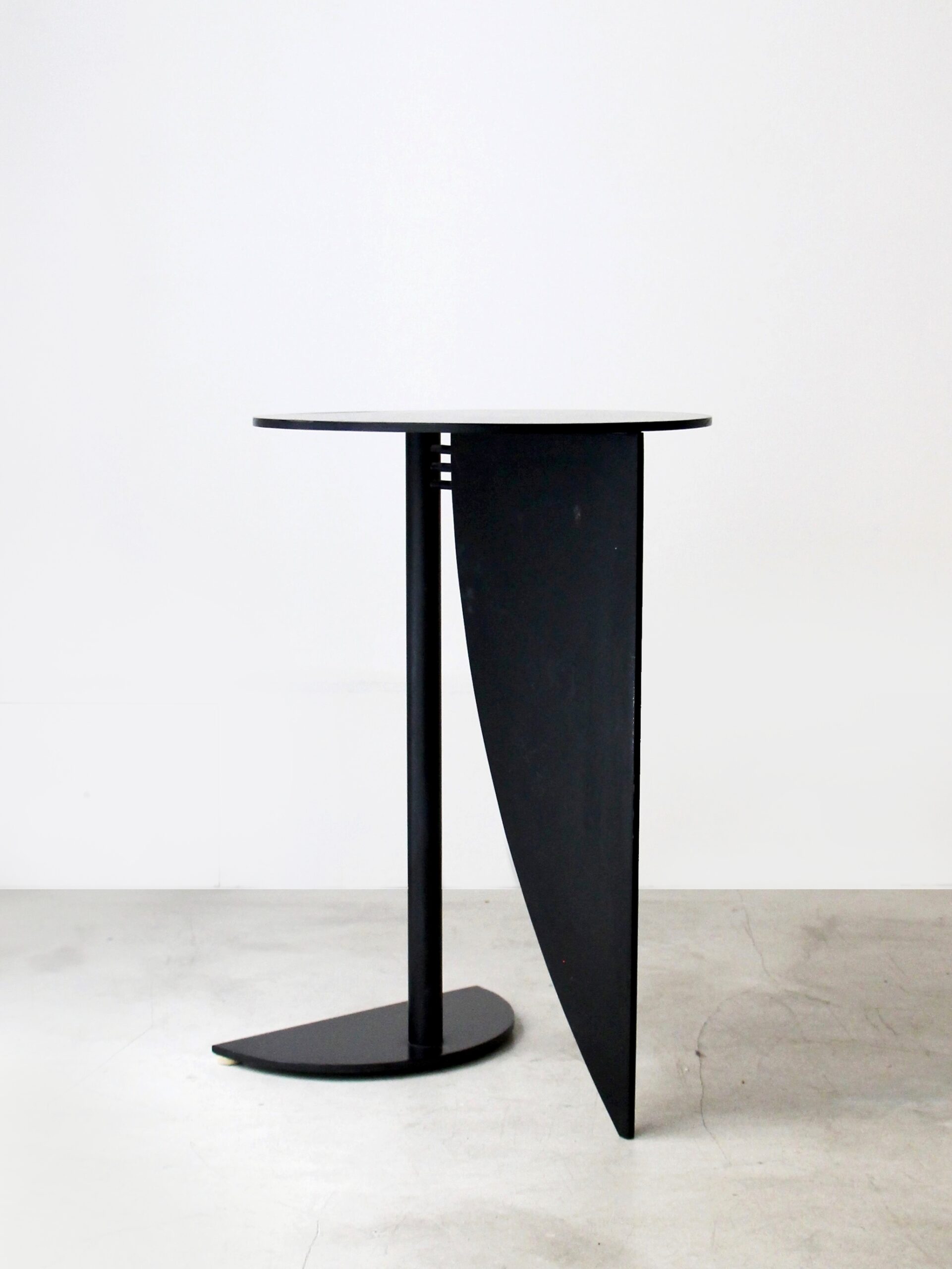 “Pi” pedestal table SZEKELY Martin