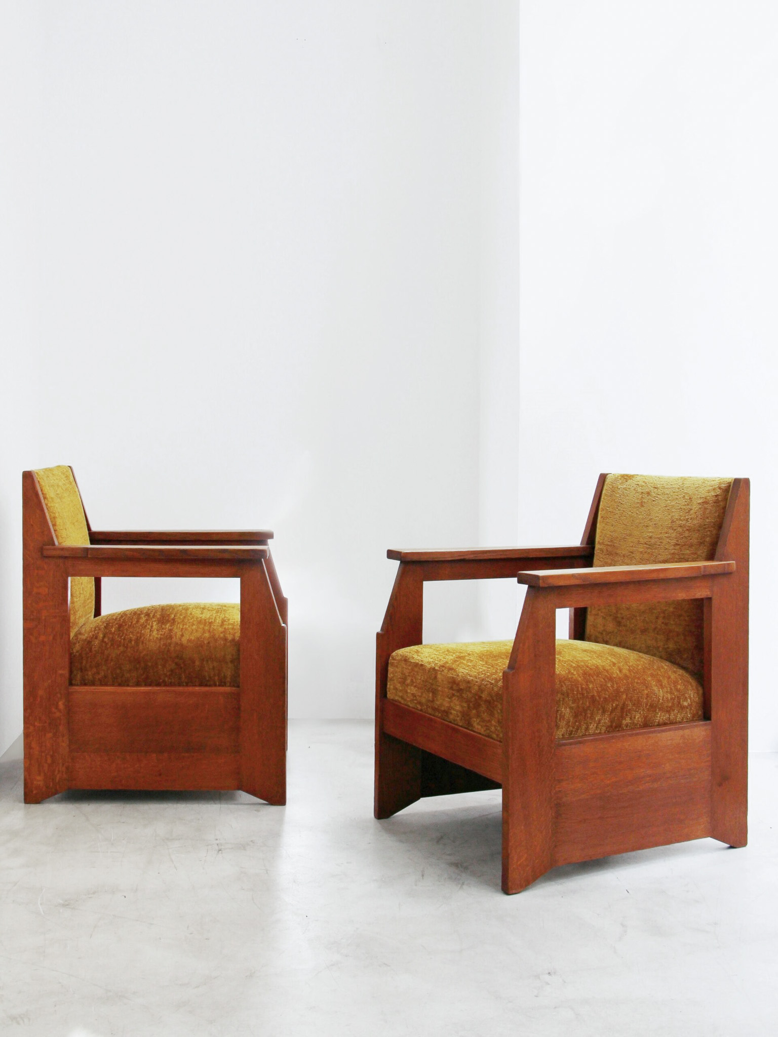 Pair of armchairs WOUDA Hendrik