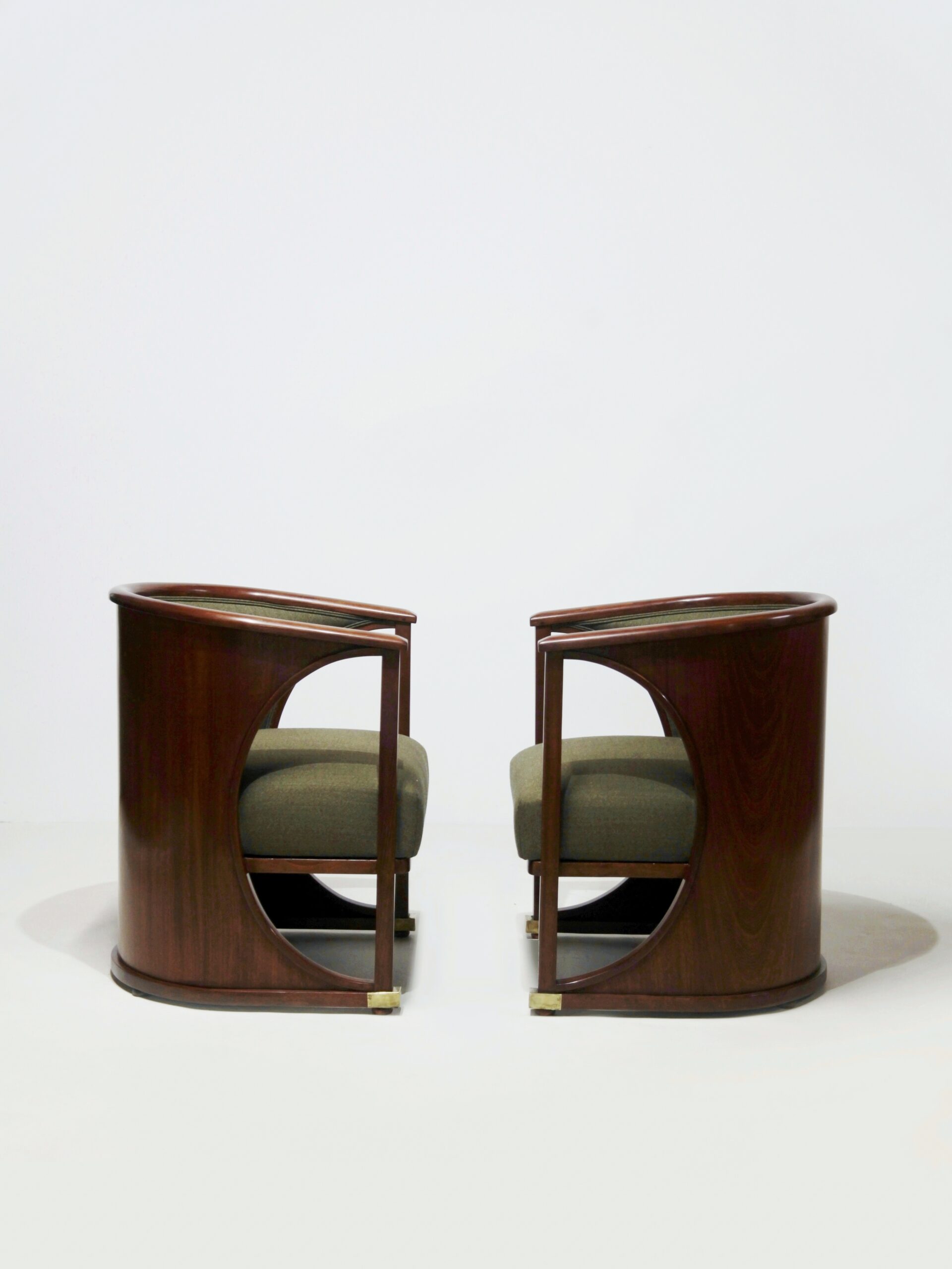 Paire de fauteuils mod. 428/F, dits « Demi-lune » HOFFMANN Josef